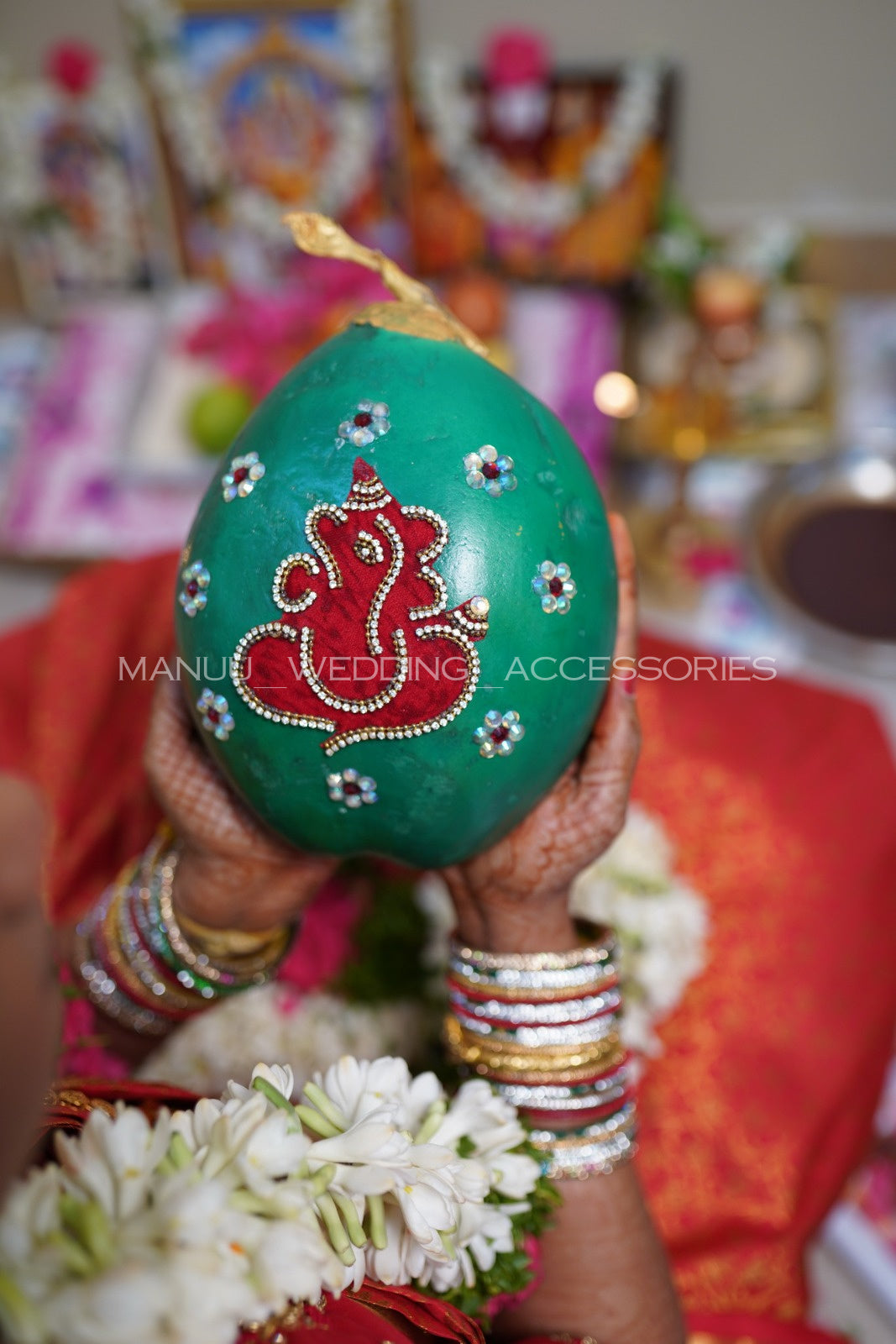Fresh Kobbari Bondam - Ganesh