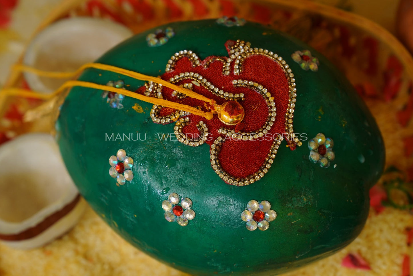 Fresh Kobbari Bondam - Ganesh