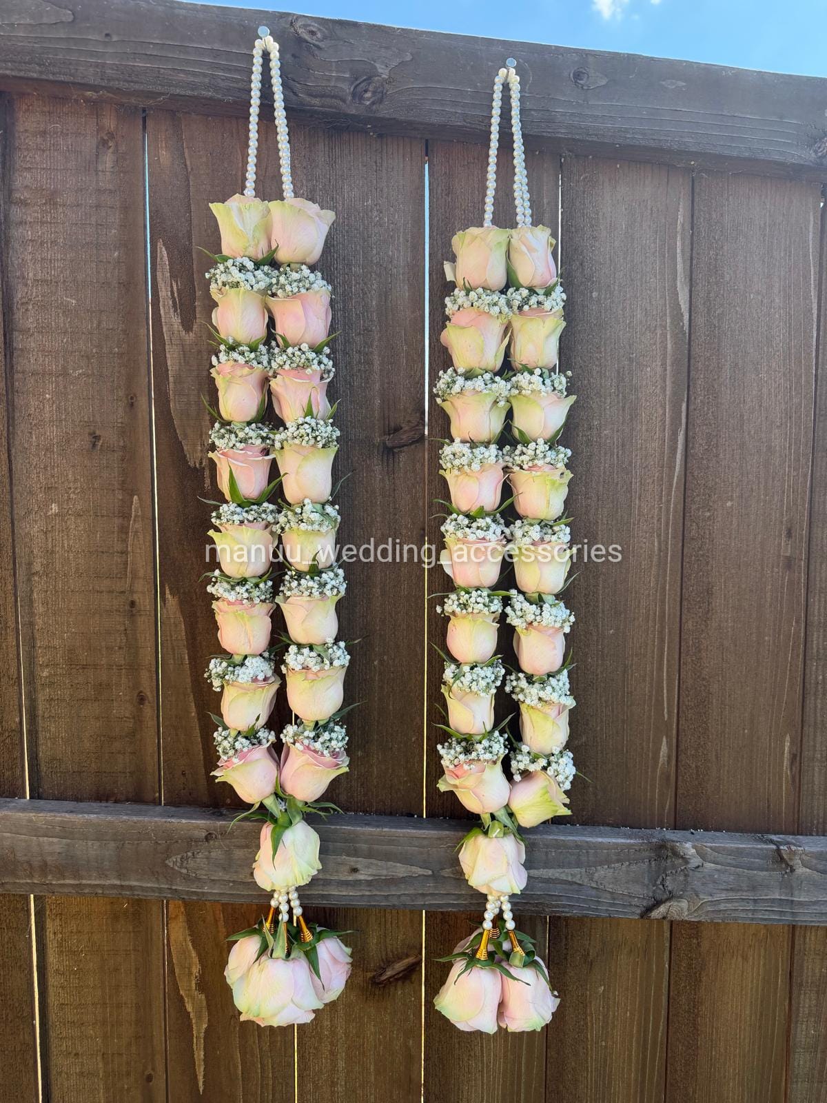 Light Pink Roses & Baby’s Breath Garland – Design 5