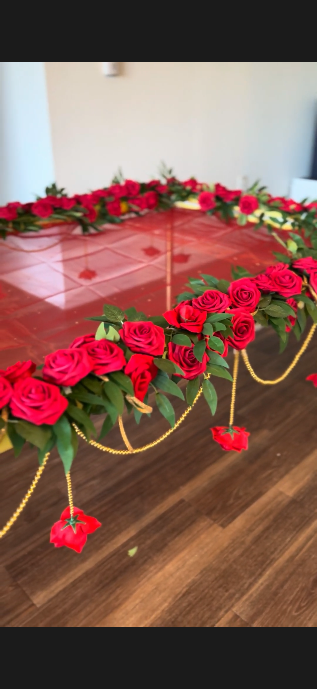 Phoolon Ka Chadar – Red Rose Elegance