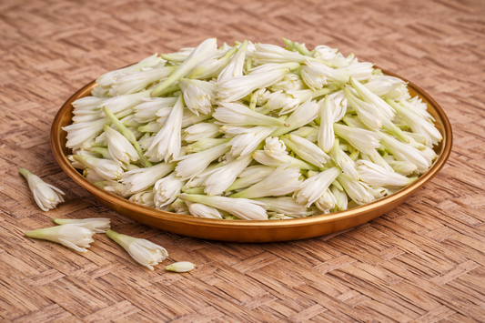 Lily Flowers (Loose – Bud Stage)