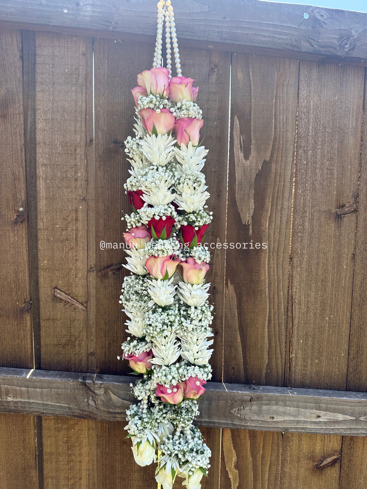 Red & Pink Roses, Mums & Baby’s Breath Garland - Houston