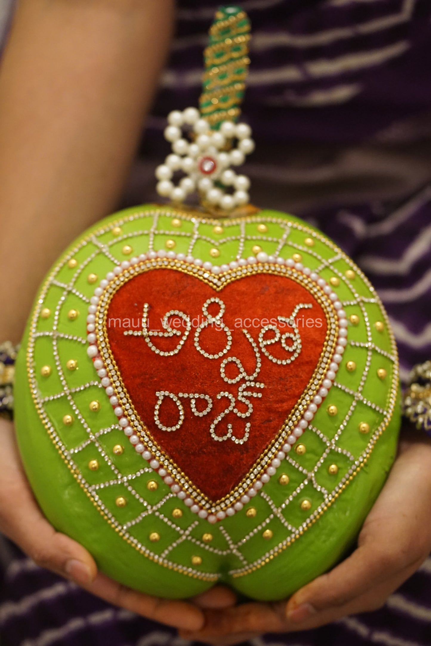 Fresh Kobbari Bondam - Crisscross -Heart with Names
