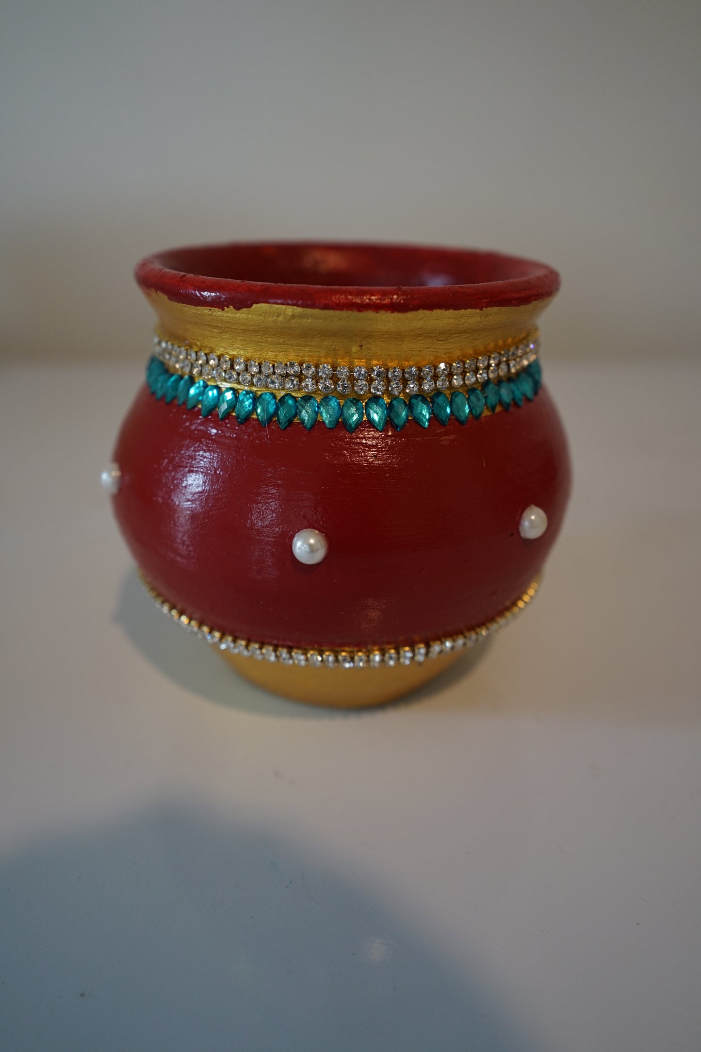 Polu Muntha - Decorated clay pot - Maroon and Gold - design only(One)