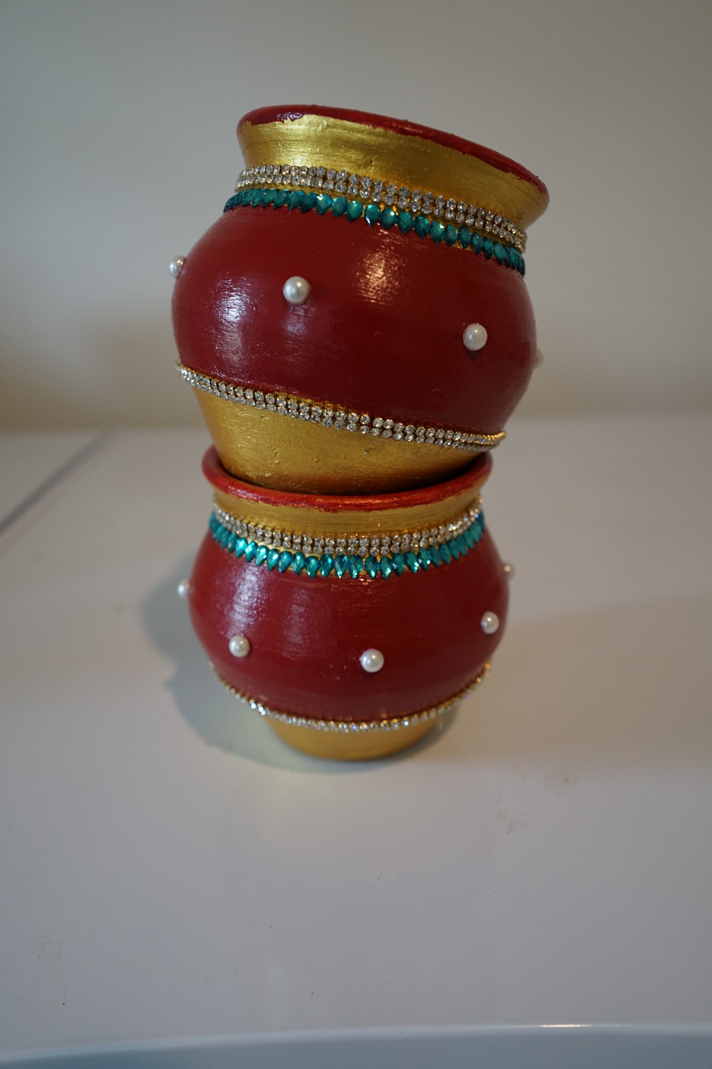 Polu Muntha - Decorated clay pot - Maroon and Gold - design only(One)