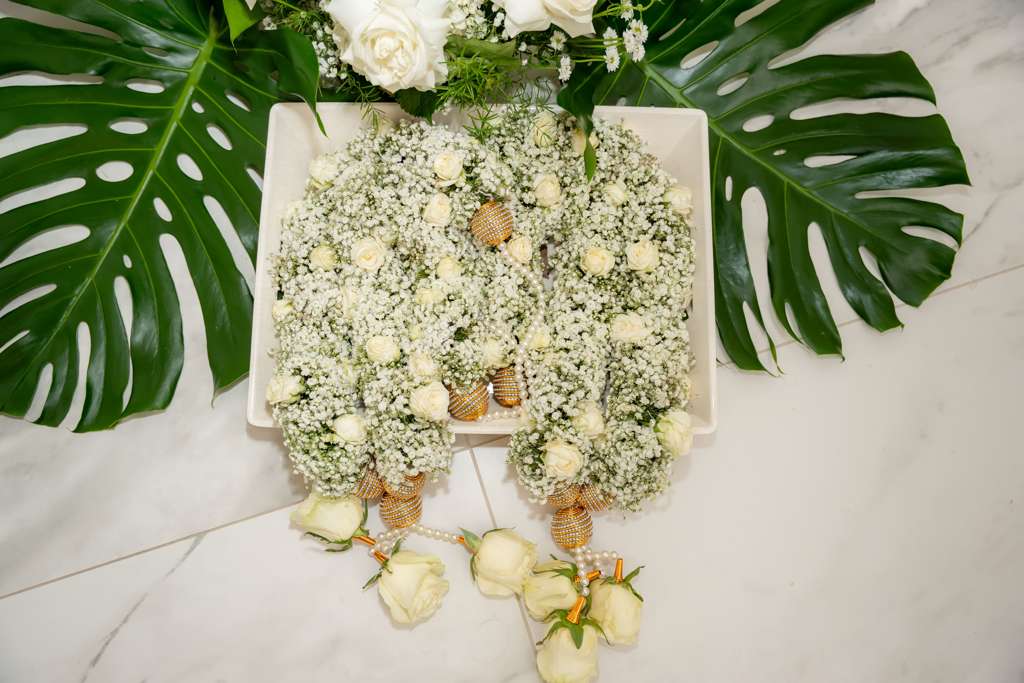 Fresh Flower Garlands – Roses, Carnations & Baby's Breath - Customization Available