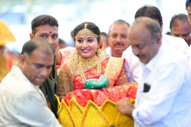 Real Brides Gallery – Manu Wedding Accessories