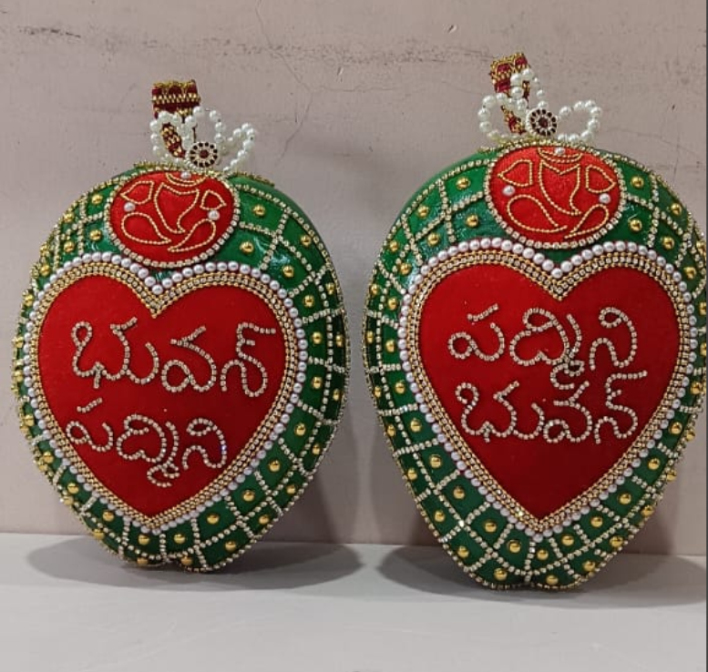 Fresh Kobbari Bondam - Crisscross -Heart with Names -Ganesh - ONE ONLY