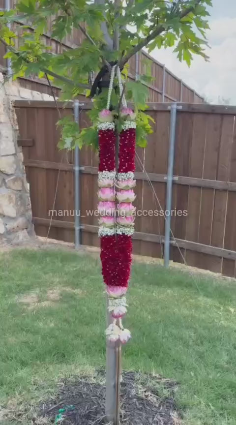 Pink Lotus, Rose Petals & Baby’s Breath Garland